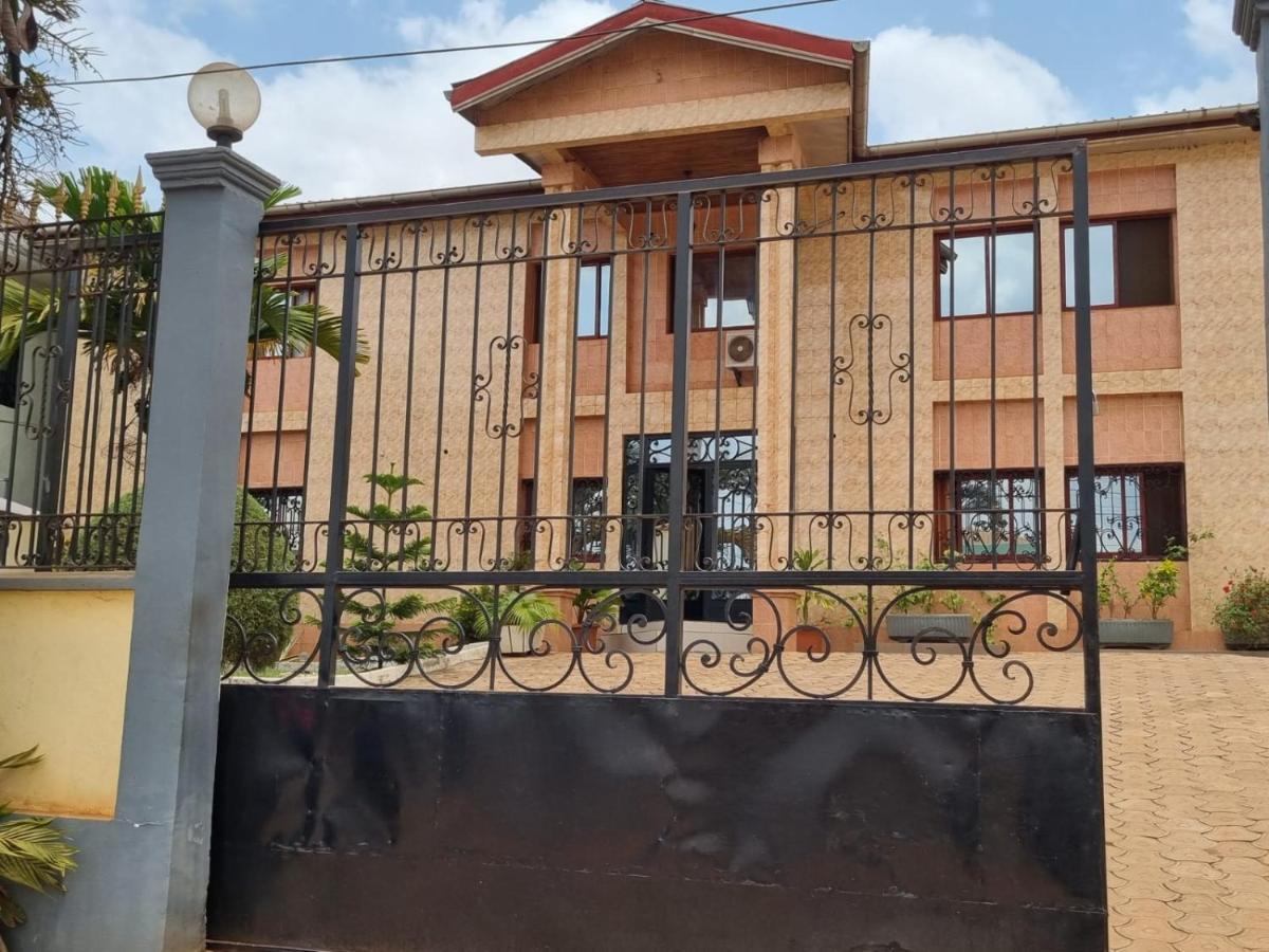 Appart'hotel Mireille Yaoundé Extérieur photo