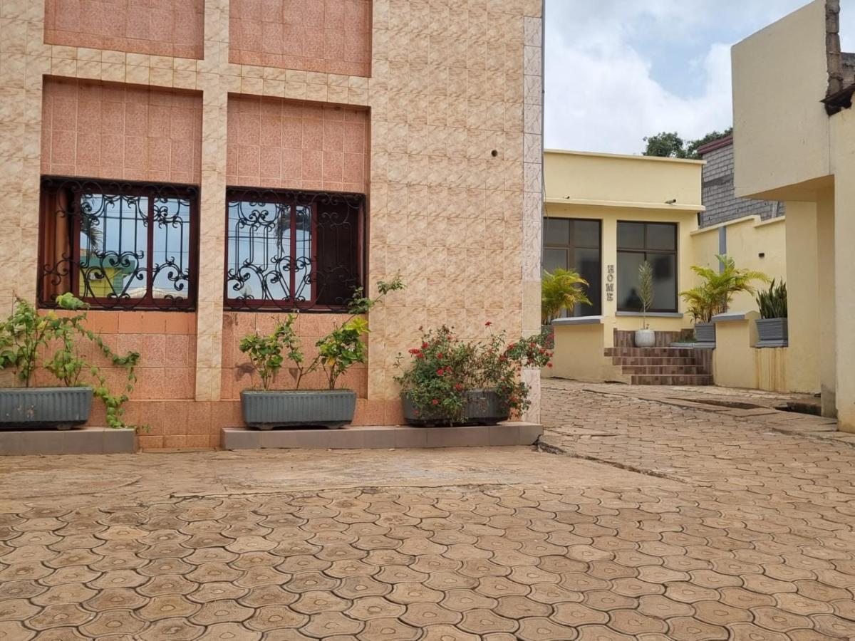 Appart'hotel Mireille Yaoundé Extérieur photo