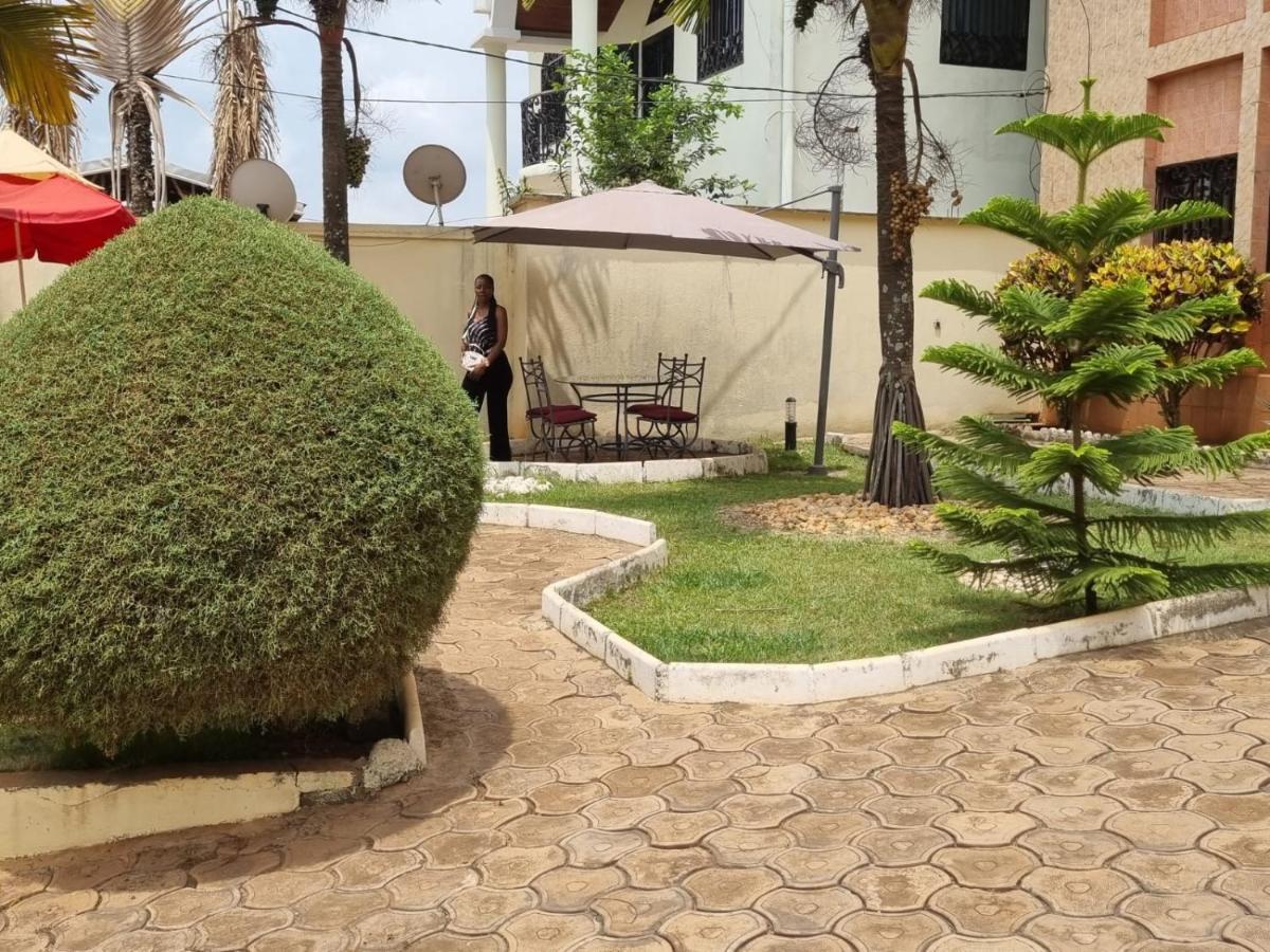 Appart'hotel Mireille Yaoundé Extérieur photo