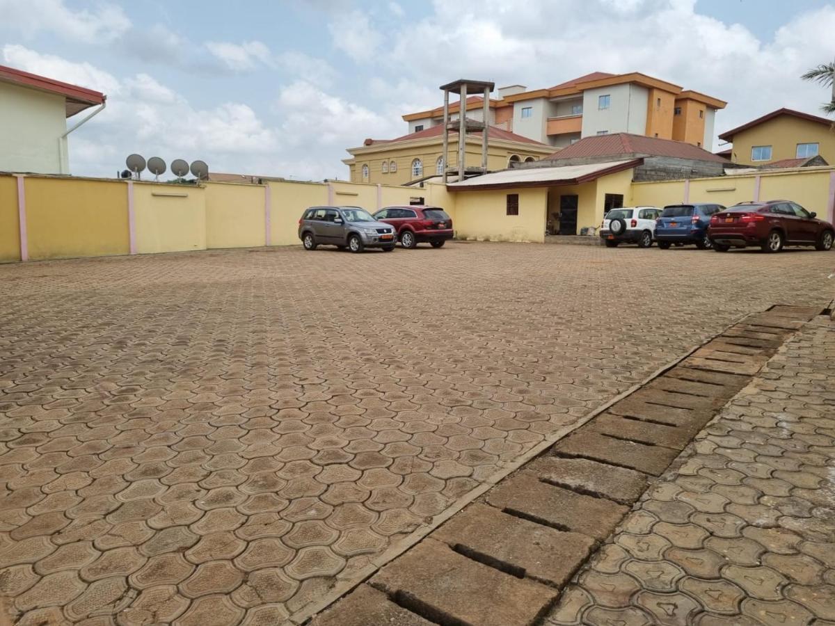Appart'hotel Mireille Yaoundé Extérieur photo